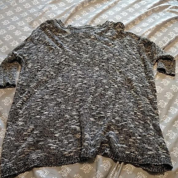 Express Sweater - Picture 3 of 4